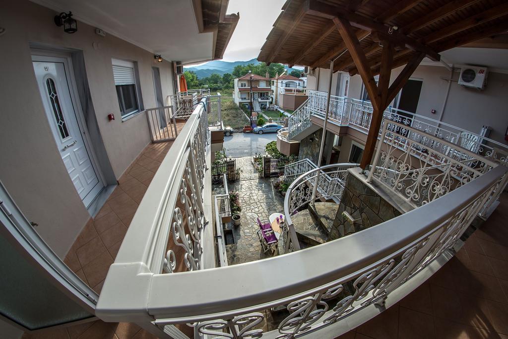 Sky Hotel Sarti Exterior photo